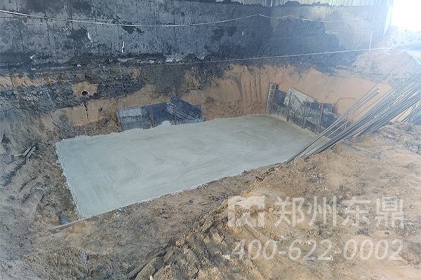煤泥烘干機生產(chǎn)線基礎(chǔ)建設(shè)施工現(xiàn)場實拍
